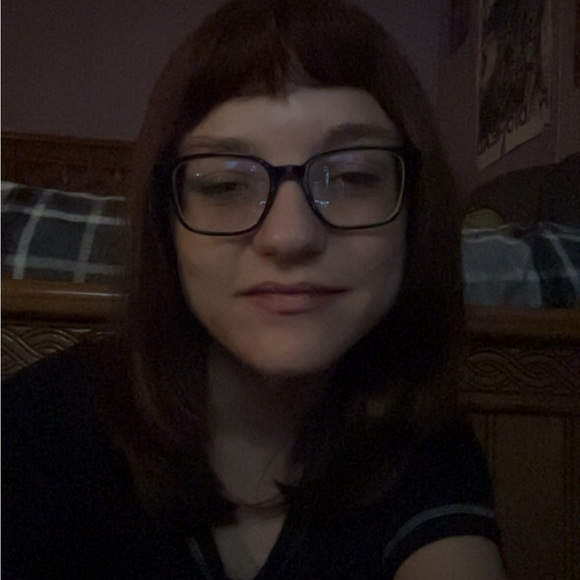 Meet your Posher, Hailey - Picture 1 of 1